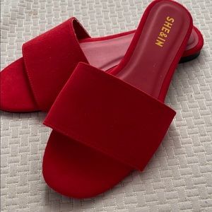 Solids strap mule sandals